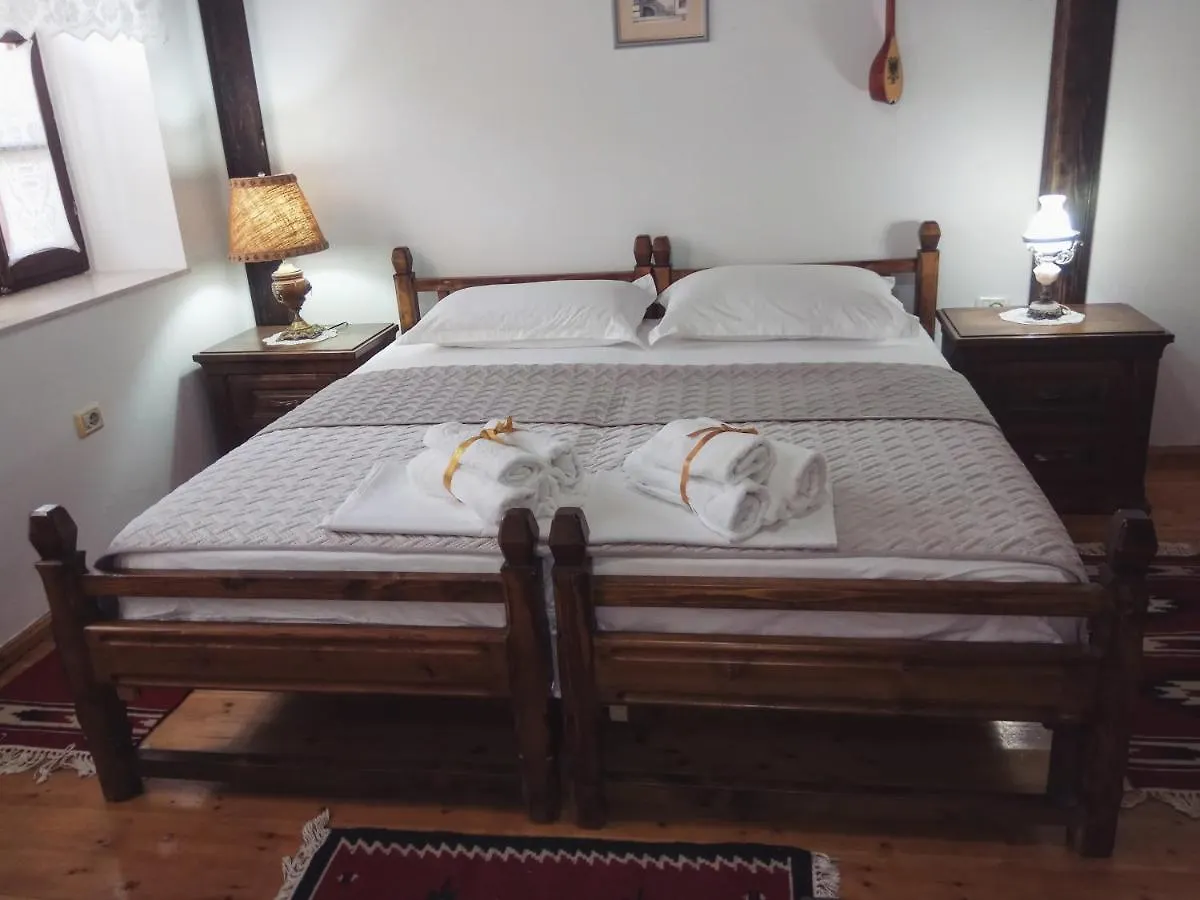 Timo'S Guest House Berat 0*,